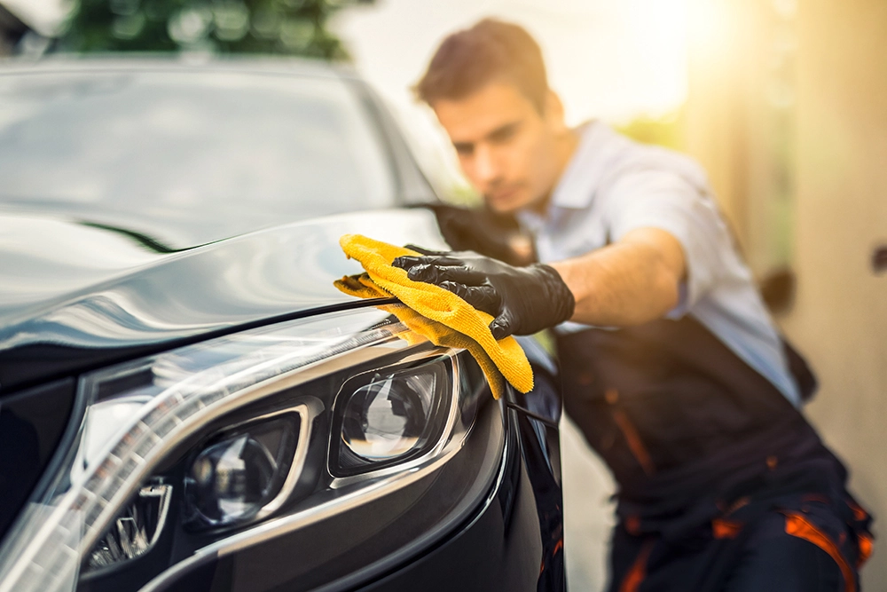 Autowäsche: So waschen Sie Ihr Auto richtig – ein Guide